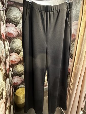 Pantalon noir coupe flare