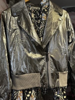 Veste perfecto dorée