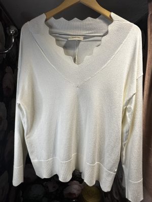 Pull écru col V
